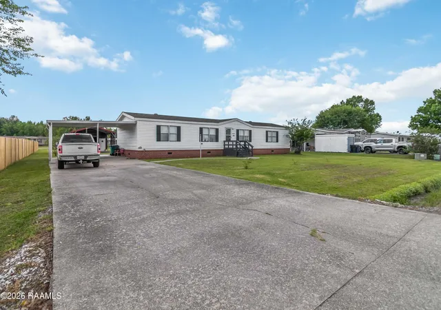 Photo 2 of Manufactured home for sale at 906 Troy Rd, New Iberia, LA 70563 | MLS# 2600002784 | Listing updated on 2026-08-01
