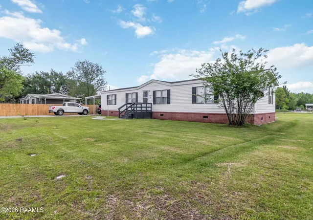 Photo 4 of Manufactured home for sale at 906 Troy Rd, New Iberia, LA 70563 | MLS# 2600002784 | Listing updated on 2026-08-01