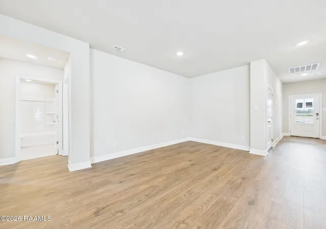 Photo 3 of Single family home for sale at 124 Yonkers Dr, Lafayette, LA 70507 | MLS# 2600007990 | Listing updated on 2026-08-26