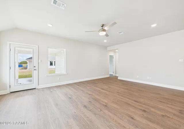 Photo 3 of Single family home for sale at 124 Yonkers Dr, Lafayette, LA 70507 | MLS# 2600007990 | Listing updated on 2026-08-26