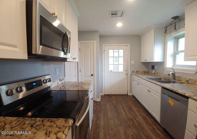 Photo 3 of Single family home for sale at 227 Sunflower Dr, Lafayette, LA 70508 | MLS# 2600008116 | Listing updated on 2026-08-29