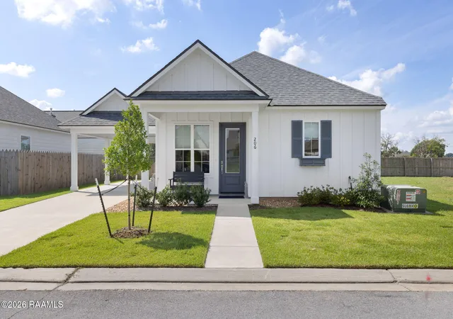 Photo 1 of Single family home for sale at 206 Silver Star Ct, Broussard, LA 70518 | MLS# 2600008132 | Listing updated on 2026-08-29
