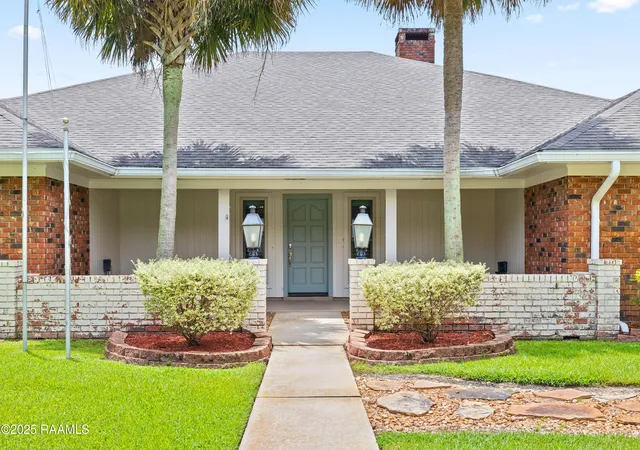 3rd image of 1127 N Monte Blanc Dr, Abbeville, LA 70510 | MLS# 2600003291