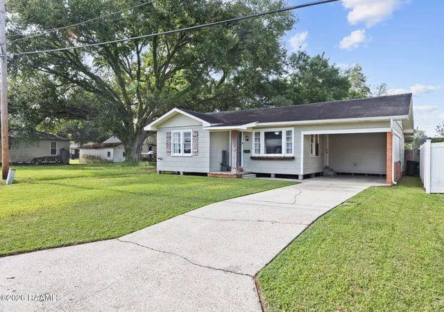 Homes for sale in Abbeville, LA | 605 Old Kaplan Hwy, Abbeville, LA 70510 | MLS# 2600003678