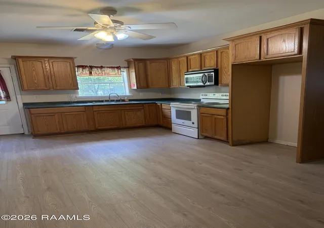 Photo 4 of Sale Pending at 1112 S Ave F, Crowley, LA 70526 | MLS# 2600007642 | Listing updated on 2026-08-18
