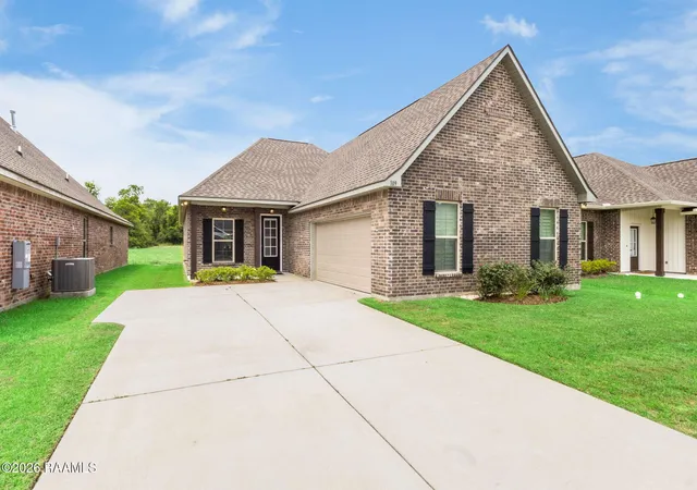 Photo 3 of Single family home for sale at 109 Oak Hvn Dr, Lafayette, LA 70507 | MLS# 2600003630 | Listing updated on 2026-08-19