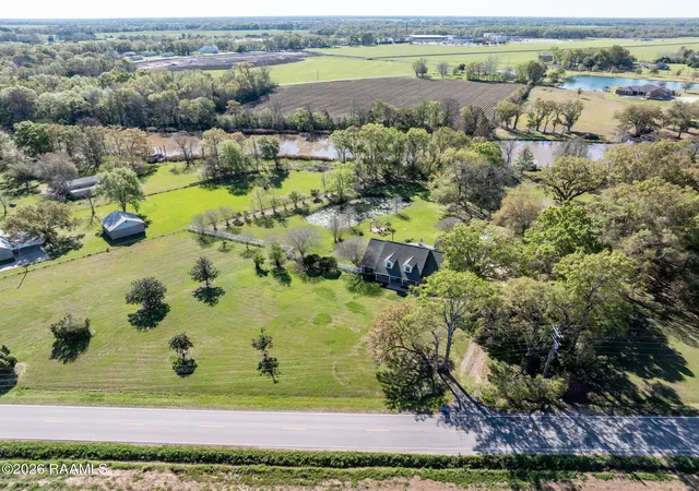 Photo 2 of Single family home for sale at 7733 La 87, Jeanerette, LA 70544 | MLS# 2600002161 | Listing updated on 2026-08-13