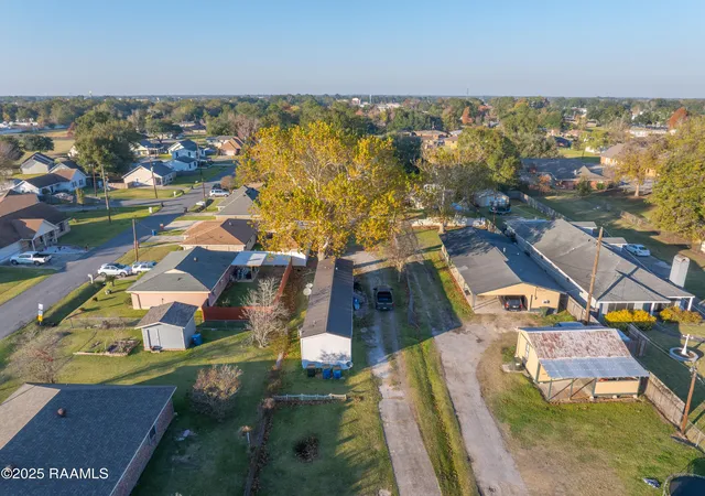 4th image of 808 Delhomme Ave, Scott, LA 70583 | MLS# 2500006294