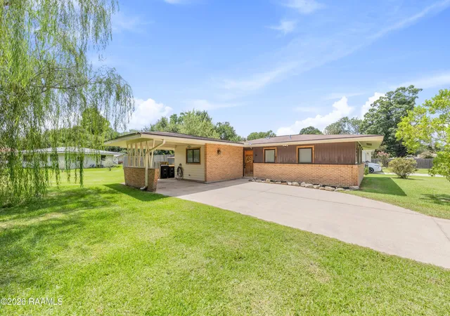 Photo 1 of Single family home for sale at 301 Kathryn St, New Iberia, LA 70560 | MLS# 2600007156 | Listing updated on 2026-08-07