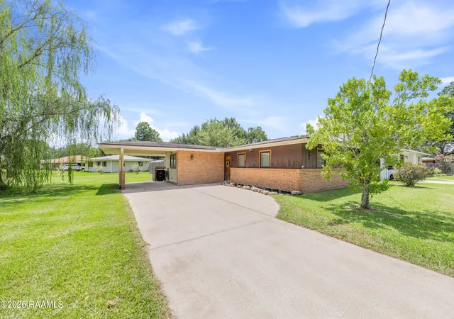 Photo 2 of Single family home for sale at 301 Kathryn St, New Iberia, LA 70560 | MLS# 2600007156 | Listing updated on 2026-08-07