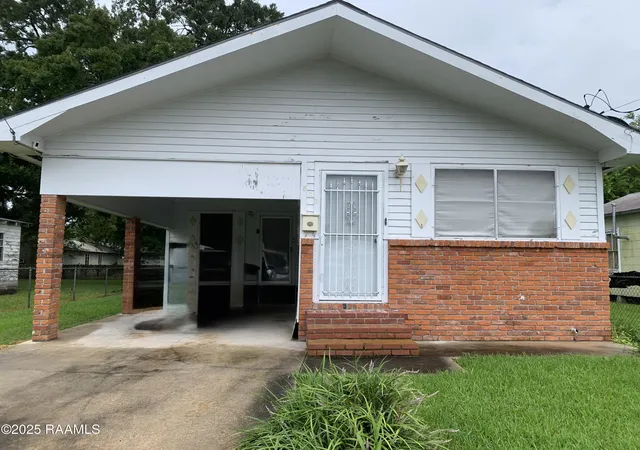 Homes for sale in New Iberia, LA | 523 Providence St, New Iberia, LA 70560 | MLS# 2600006321