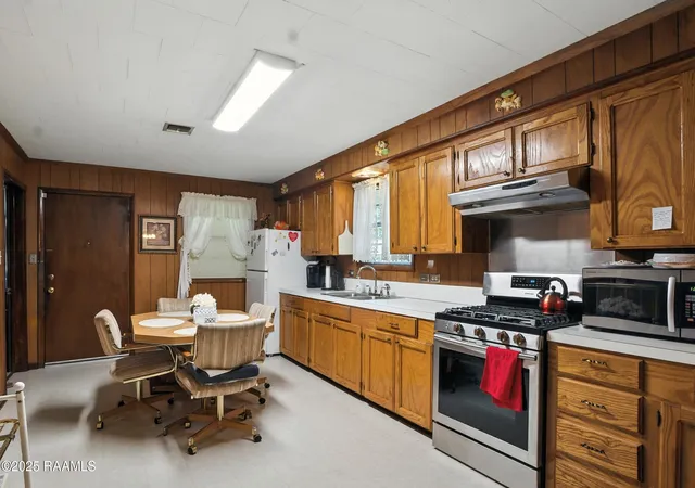 image of 523 Providence St, New Iberia, LA 70560 | MLS# 2600006321