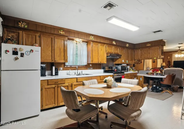 image of 523 Providence St, New Iberia, LA 70560 | MLS# 2600006321
