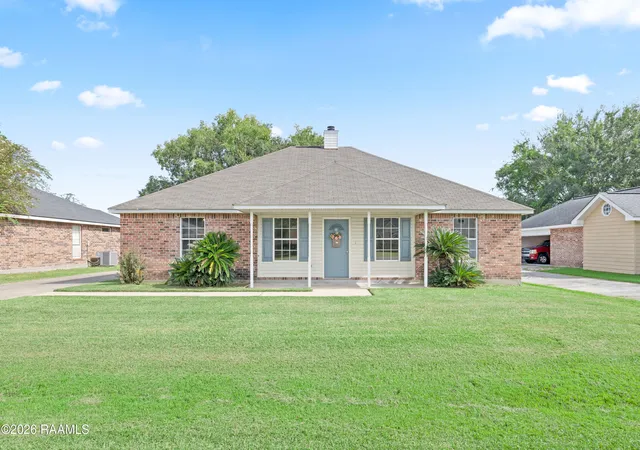 2nd image of 213 Sundown Dr, Broussard, LA 70518 | MLS# 2600007727