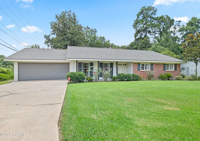 2nd image of 101 S Arlington Dr, Lafayette, LA 70503 | MLS# 2600005943