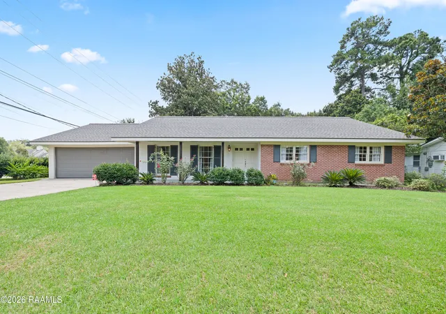 35th image of 101 S Arlington Dr, Lafayette, LA 70503 | MLS# 2600005943