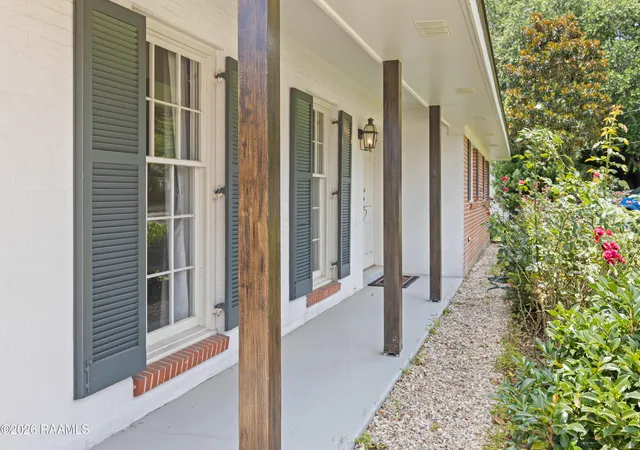 3rd image of 101 S Arlington Dr, Lafayette, LA 70503 | MLS# 2600005943