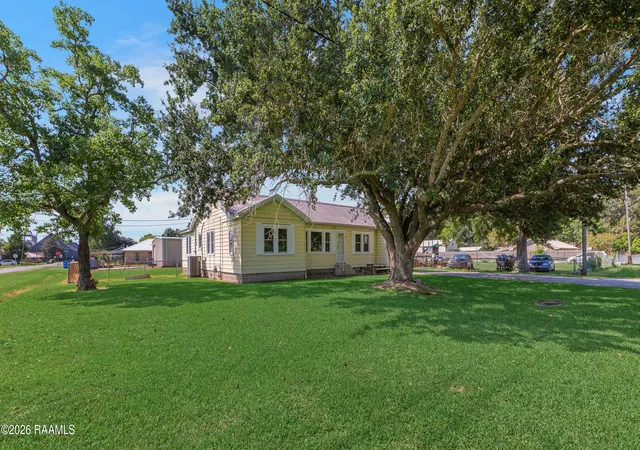 2nd image of 1608 Bethia St, Franklin, LA 70538 | MLS# 2600006354