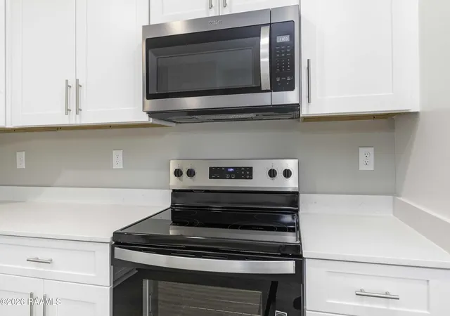 Photo 3 of Single family home for sale at 100 Jantz Dr, Lafayette, LA 70506 | MLS# 2500007057 | Listing updated on 2026-08-26