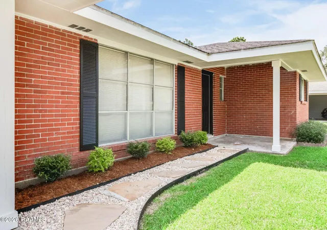 Photo 3 of Sale Pending at 103 Vital St, Lafayette, LA 70506 | MLS# 2600006718 | Listing updated on 2026-08-31