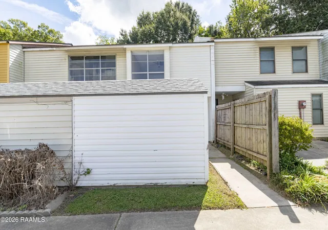 1st image of 15 Morning Glory Sq, Lafayette, LA 70507 | MLS# 2600007840