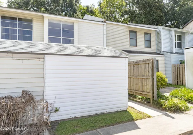 2nd image of 15 Morning Glory Sq, Lafayette, LA 70507 | MLS# 2600007840