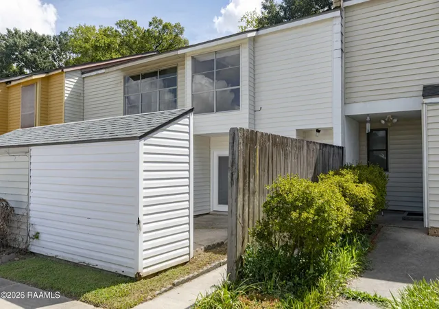 Photo 3 of Townhouse for sale at 15 Morning Glory Sq, Lafayette, LA 70507 | MLS# 2600007840 | Listing updated on 2026-09-04