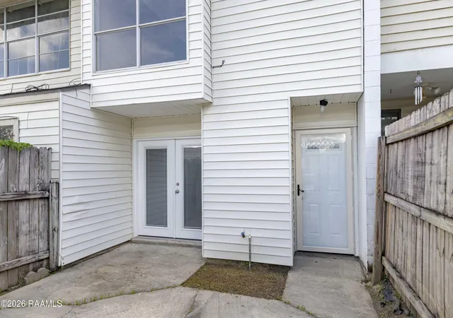 Photo 3 of Townhouse for sale at 15 Morning Glory Sq, Lafayette, LA 70507 | MLS# 2600007840 | Listing updated on 2026-09-04
