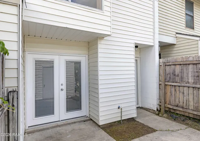 Photo 4 of Townhouse for sale at 15 Morning Glory Sq, Lafayette, LA 70507 | MLS# 2600007840 | Listing updated on 2026-09-04