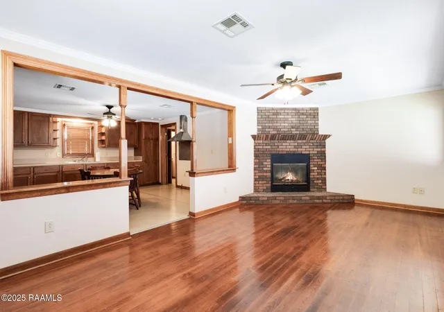 Photo 3 of Single family home for sale at 501 W Dale St, New Iberia, LA 70560 | MLS# 2600005340 | Listing updated on 2026-09-13