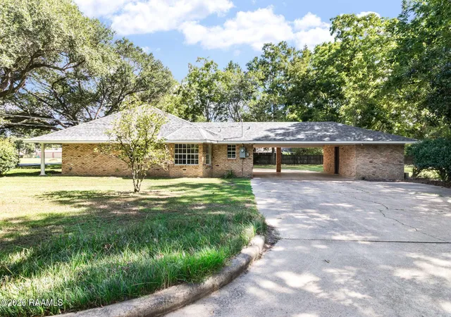 Photo 3 of Single family home for sale at 405 Macarthur Rd, Ville Platte, LA 70586 | MLS# 2600007540 | Listing updated on 2026-09-05