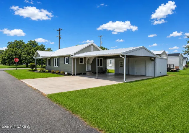 Photo 2 of Single family home for sale at 561 Main St, Arnaudville, LA 70512 | MLS# 2600008128 | Listing updated on 2026-08-29