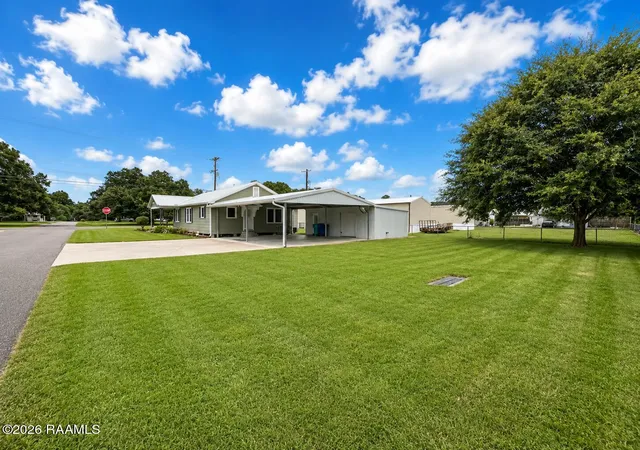 Photo 3 of Single family home for sale at 561 Main St, Arnaudville, LA 70512 | MLS# 2600008128 | Listing updated on 2026-08-29