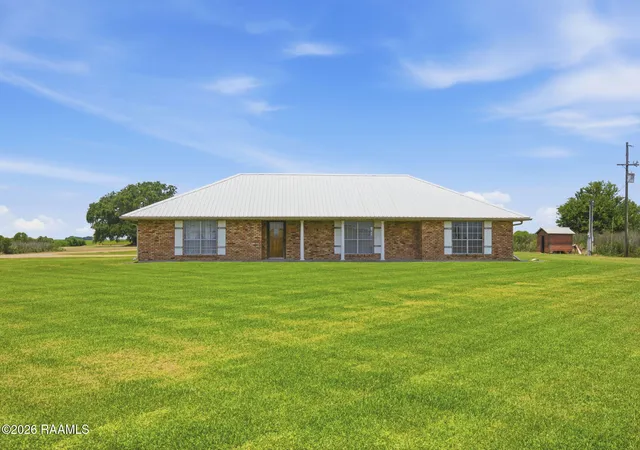 Homes for sale in Gueydan, LA | 7228 Elie Benoit Rd, Gueydan, LA 70542 | MLS# 2600006221