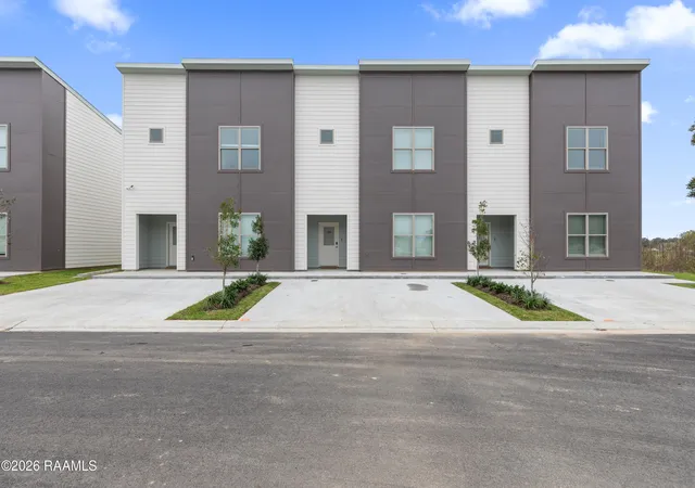 1st image of 211 Firethorn Dr, Youngsville, LA 70592 | MLS# 2600000874