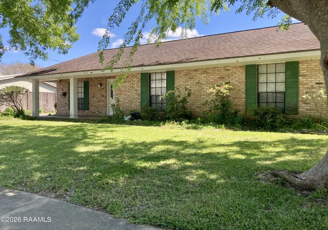 Homes for sale in Crowley, LA | 416 E 5Th St, Crowley, LA 70526 | MLS# 2600000655