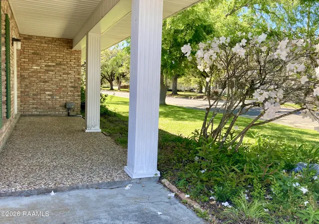 Homes for sale in Crowley, LA | 416 E 5Th St, Crowley, LA 70526 | MLS# 2600000655