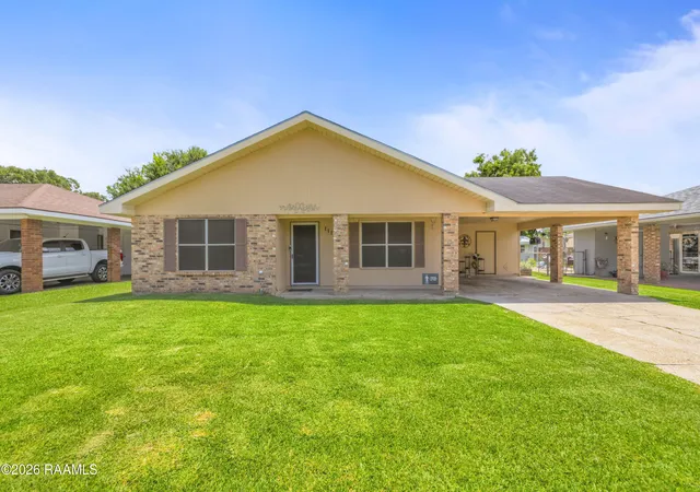 Photo 1 of Single family home for sale at 111 Winsor Dr, Lafayette, LA 70507 | MLS# 2600007001 | Listing updated on 2026-09-11