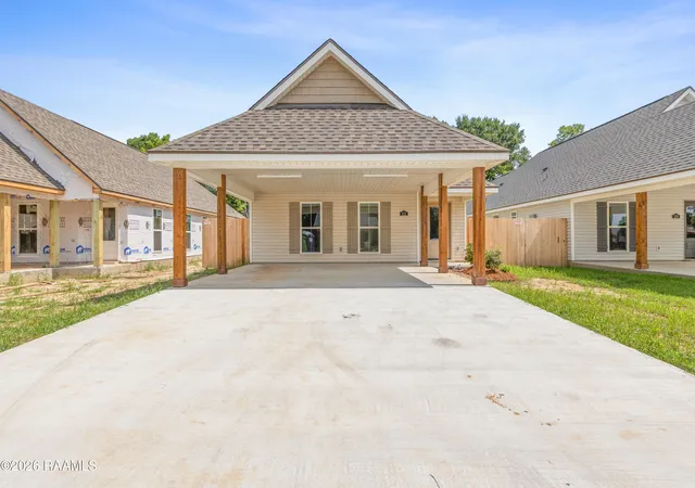 Photo 3 of Single family home for sale at 212 Camerons Cvs Dr, Carencro, LA 70520 | MLS# 2600002697 | Listing updated on 2026-10-06