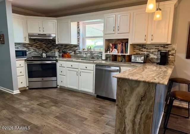 2nd image of 3300 Cedarwood Dr, New Iberia, LA 70560 | MLS# 2600006933