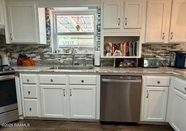 3rd image of 3300 Cedarwood Dr, New Iberia, LA 70560 | MLS# 2600006933