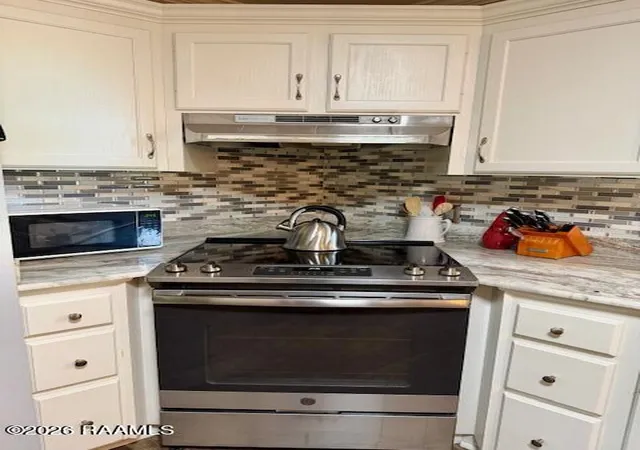 4th image of 3300 Cedarwood Dr, New Iberia, LA 70560 | MLS# 2600006933