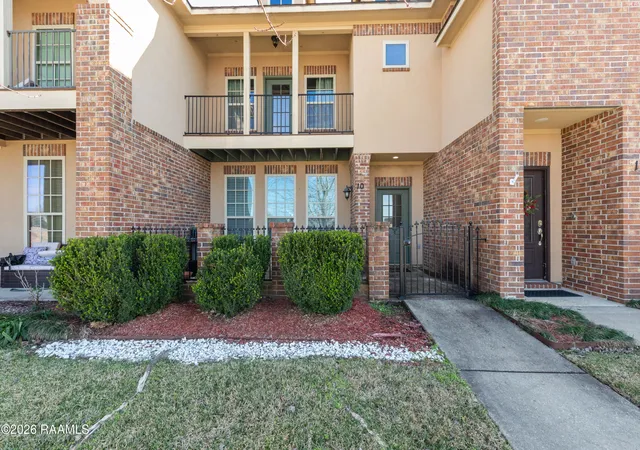 3rd image of 102 Stonehurst Dr, Youngsville, LA 70592 | MLS# 2600000515