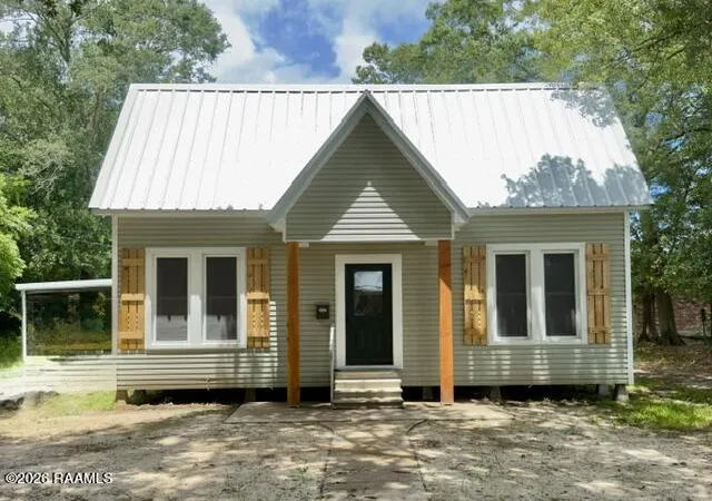 Photo 1 of Single family home for sale at 717 E 7th Street, Crowley, LA 70526 | MLS# 2600006890 | Listing updated on 2026-08-10