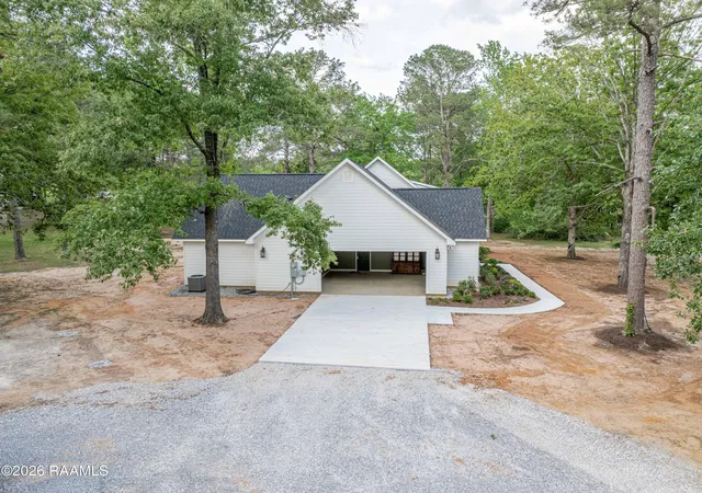 Homes for sale in Pineville, LA | 7325 E 28 Louisiana Hwy, Pineville, LA 71360 | MLS# 2600003342