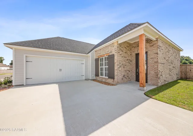 Photo 3 of Single family home for sale at 111 Gosling Way, Lafayette, LA 70507 | MLS# 2500005155 | Listing updated on 2026-09-07
