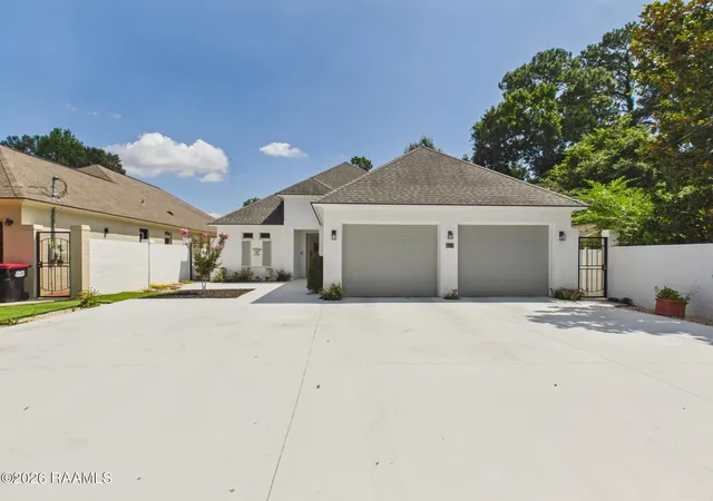 Photo 3 of Sale Pending at 217 Bertrand St, Lafayette, LA 70503 | MLS# 2600006977 | Listing updated on 2026-08-28