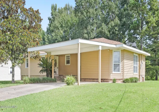 Photo 2 of Single family home for sale at 127 Julian Cir, Lafayette, LA 70507 | MLS# 2600006784 | Listing updated on 2026-08-24