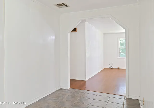 Photo 3 of Single family home for sale at 127 Julian Cir, Lafayette, LA 70507 | MLS# 2600006784 | Listing updated on 2026-08-24