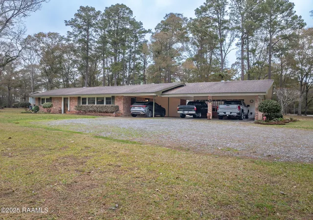 Homes for sale in Basile, LA | 1075 Basile Eunice Hwy, Basile, LA 70515 | MLS# 25000851